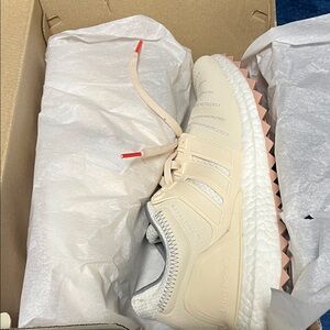 Adidas Ultraboost DNA XXII HP5317NWT and Box men’s size 8 women’s 9 cream white